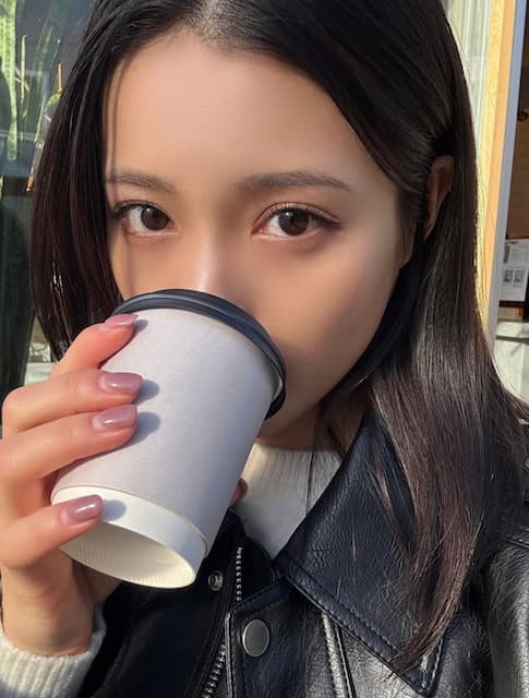 あの元欅坂メンバーの“革ジャン”オフショットが美しすぎると話題