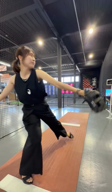 「めっちゃ上手いね、プロみたい！」ストラックアウト挑戦のスポーツ美女インフルエンサー、まさかの