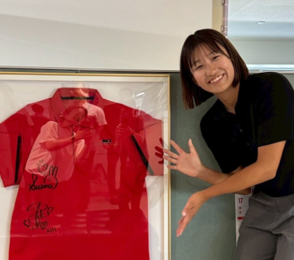 バレー美女・福田鈴菜、スポンサー企業での感激ショットに反響！飾られていた“あみすずグッズ”の真相とは？