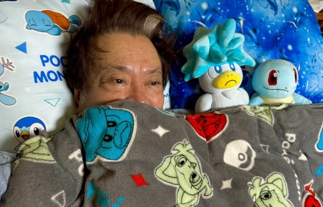 「可愛く、ただただ尊い」大和田伸也の幸せそうな”ぬい寝”ショットにファンほっこり