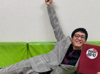 アンタッチャブル柴田、『NHK俳句』収録後の労いポーズを披露！