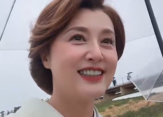 「やっぱり着物姿が絵になる…」藤原紀香、関西万博会場からのライブ配信が話題に