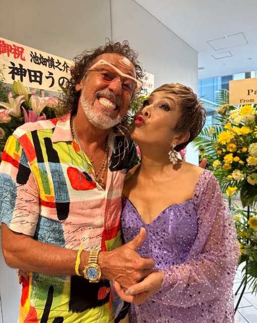 ラモス瑠偉「30年来の友人」ピーちゃんのバースデーライブに駆けつけ祝福