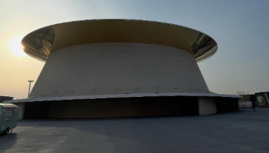 「空に穴⁉」田中卓志が大阪関西万博の建物を激写！“錯覚ショット”にざわつくコメント欄