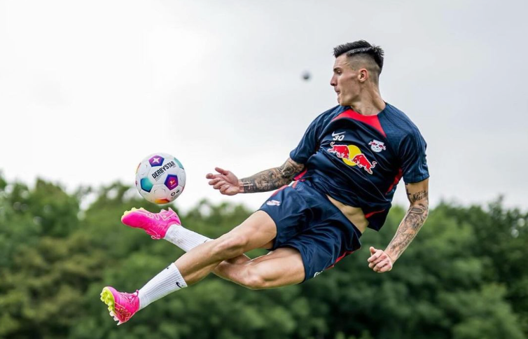 『ネクスト・ハーランドだ』スロバキアの超新星が冨安の同僚に？