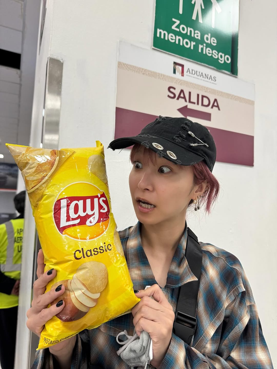 「LAから持って来た◯◯◯ぱんぱん」アニソンの女王・LiSA、標高高すぎメキシコの地で可愛すぎるビックリショット披露！