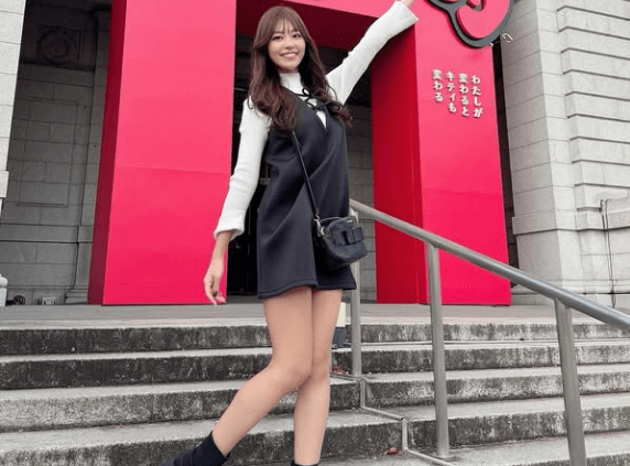 あの人気レースクイーン、私服越しにもわかる”美クビレ・ショット”を公開「可愛いですやん！」