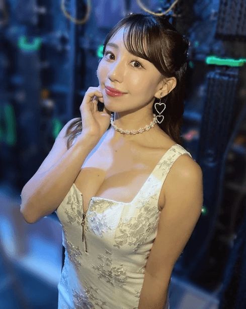 「お綺麗すぎました」フットサル女子・日野麻衣が魅せたハートフル・ドレスショット！ファン夢心地に