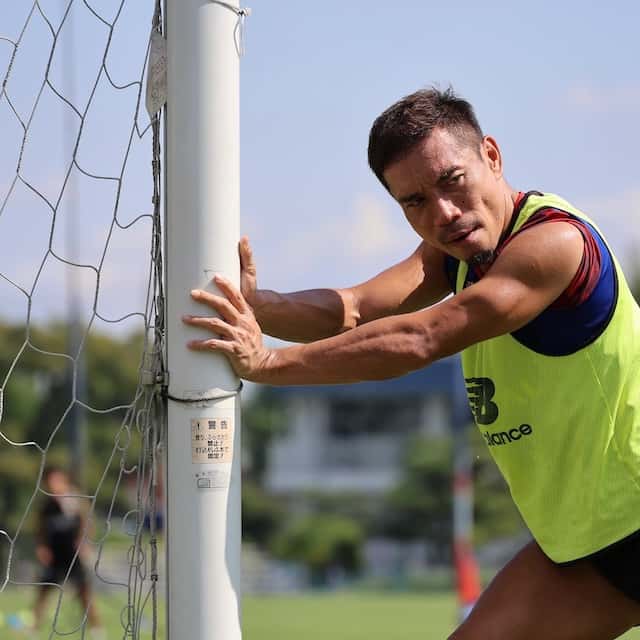 「ブラボーですね！！」サッカー日本代表のレジェンドが所属チームに合流！暑さにも負けないカッコ良すぎる姿が大反響