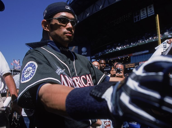 イチロー、MLB初の10年間連続オールスター選出！“伝説”の軌跡が再注目