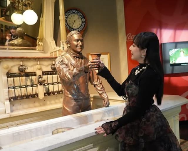 「ウキウキでした‼」玉置成実が世界中のコーラをテイスティング⁉