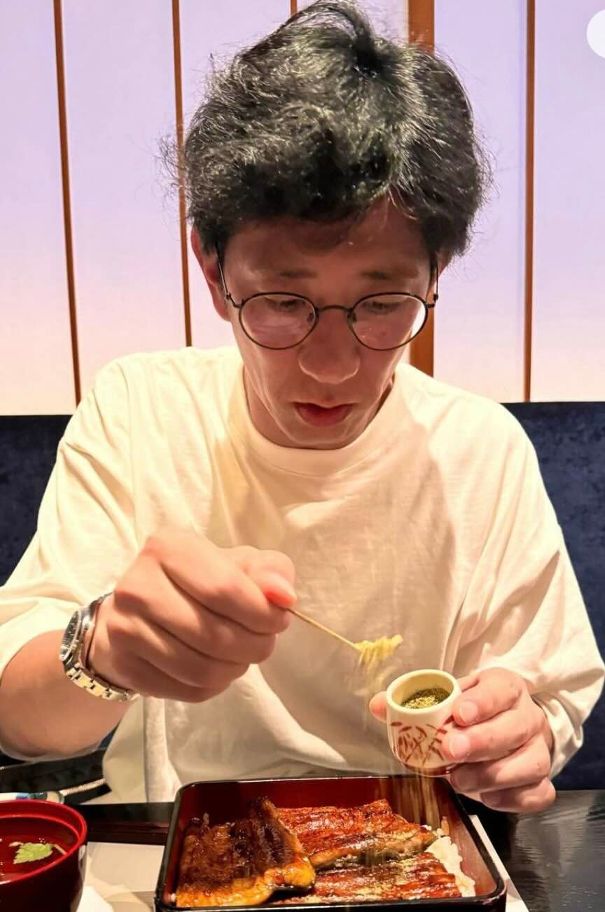 「うなぎめもでした」アンタッチャブル柴田がうなぎを食べながらうなぎうんちくを披露！