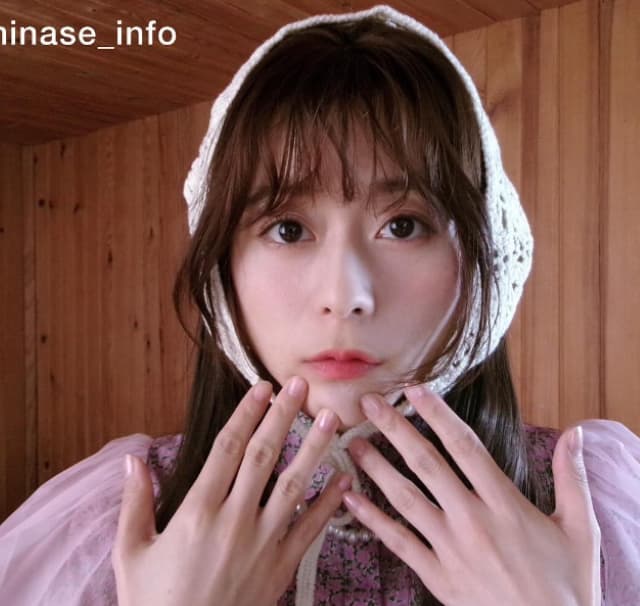 声優 水瀬いのり ずきんを被った写真を公開！「気分はお人形さん」