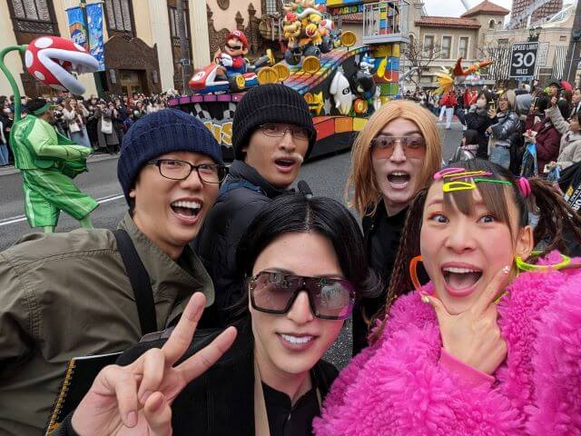 フワちゃんがSnowManやローランドとの豪華USJショットを公開し話題に「ユニバサイコー」