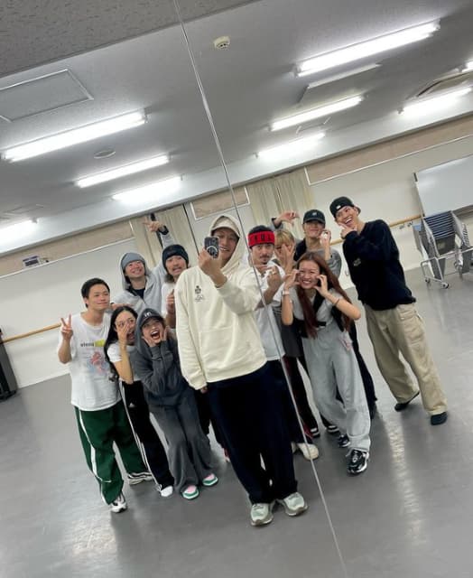 香取慎吾がフェスに向けてのリハーサル開始！ダンサー陣とも和気あいあい