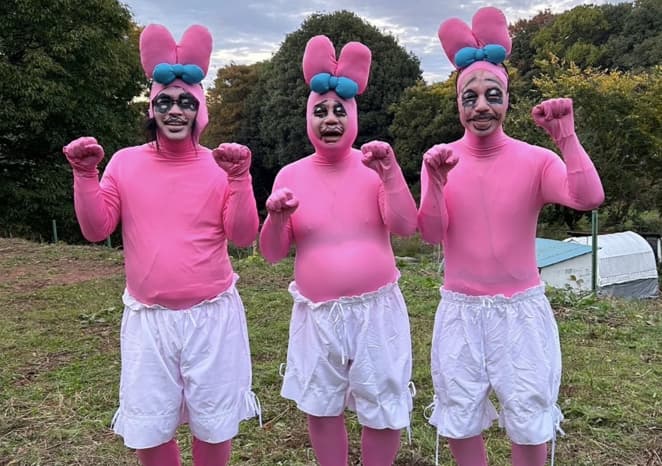 「結婚おめでとう〜」ロッチ・中岡創一がバイキング・小峠英二の結婚を祝福！