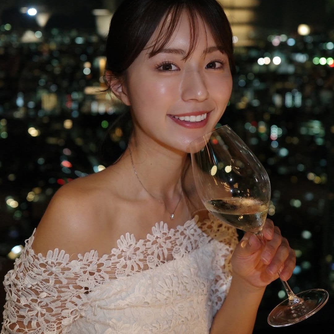 “清楚系タレント”井手美希が「一緒に行った気分」に妄想させる彼女ショットを投稿しファン悶絶