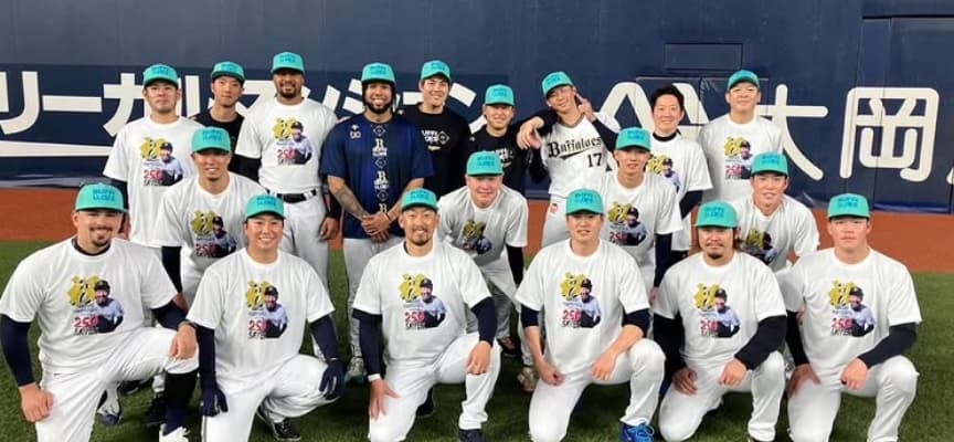 レジェンドの大記録をみんなでお祝い！オリックス・平野佳寿「ありがとうございます！」