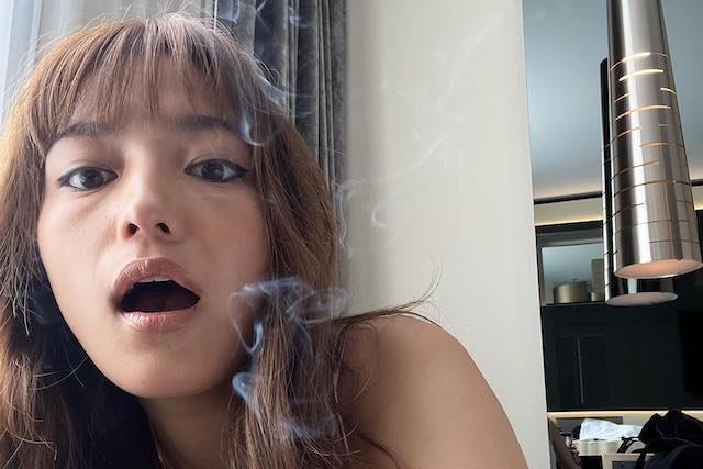 川口春奈は喫煙者？ ファンの注目は喫煙?写真に