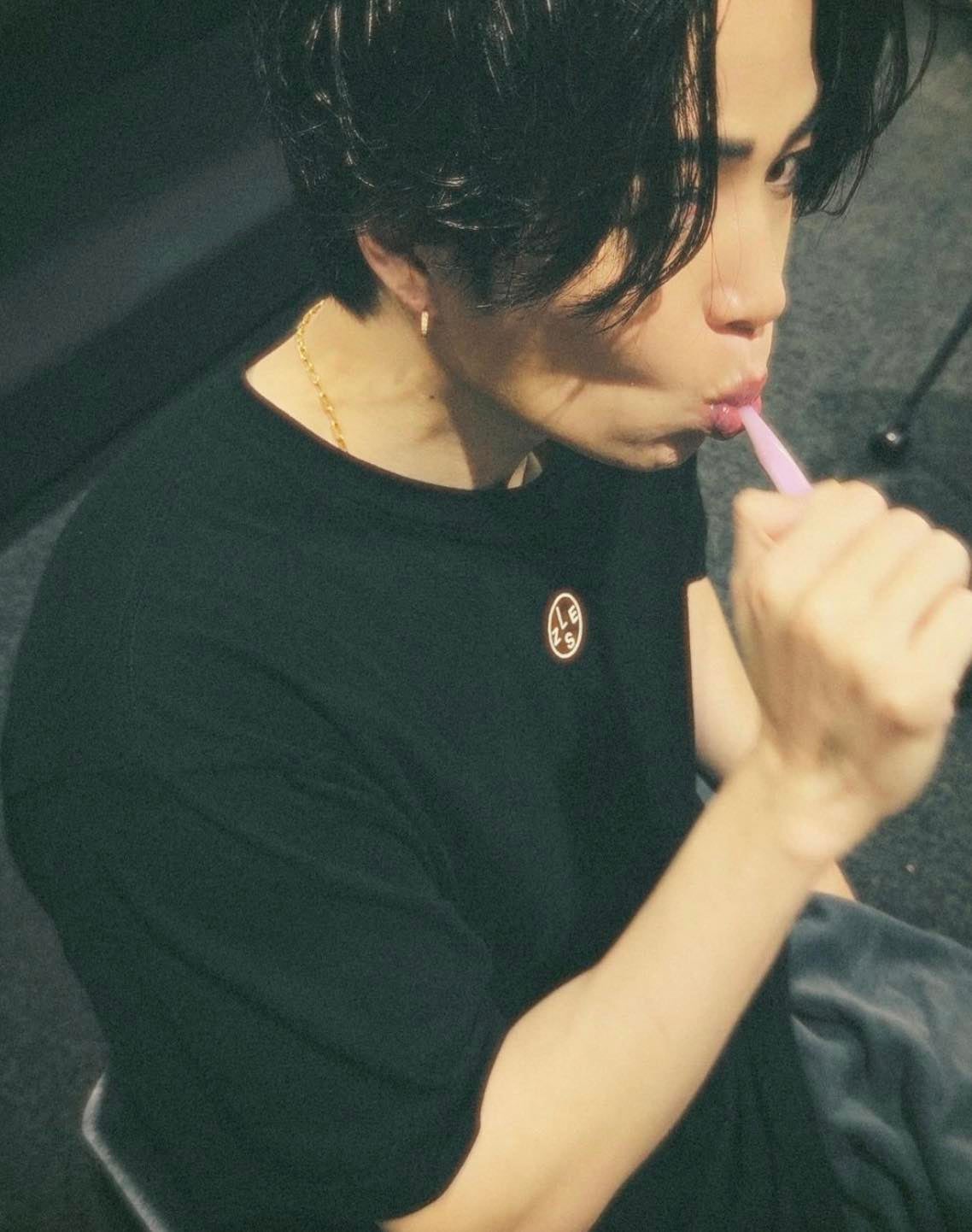 菊池風磨がセクシーレアショットを公開「色気ありすぎ」