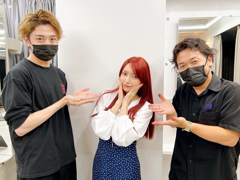 後藤真希さんが赤髪に劇的イメチェン❗️👀可愛すぎると話題💕