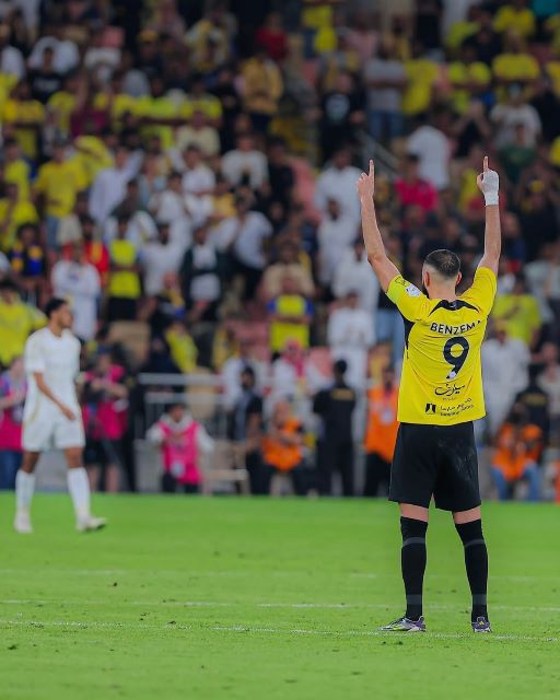 ロナウドとベンゼマが大活躍！元レアル同士の対決にファン歓喜