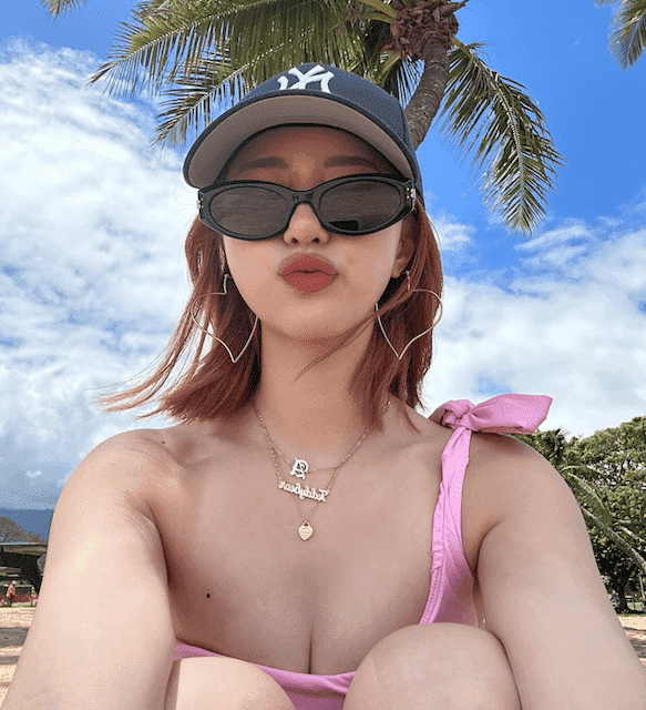 中町綾 水着を着用した色気溢れる際どいショットを公開にファン歓喜