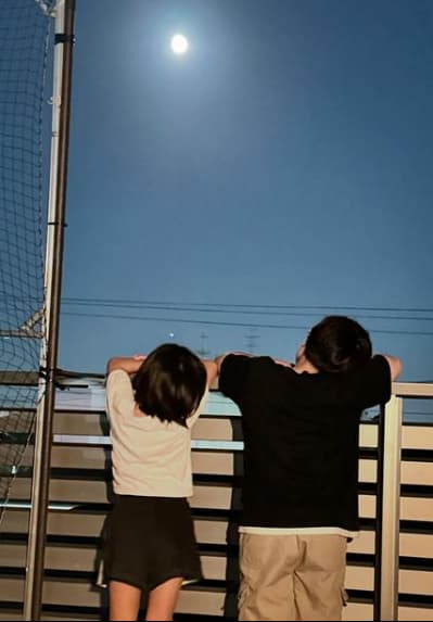 潮田玲子　お月見とダンスタイム！子供たちと過ごす素敵な夜