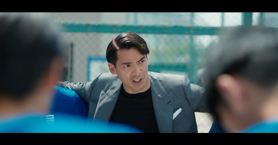 “熱血指導”槙野智章、サンテFX新CMで品川CCの“リアル監督”姿を披露