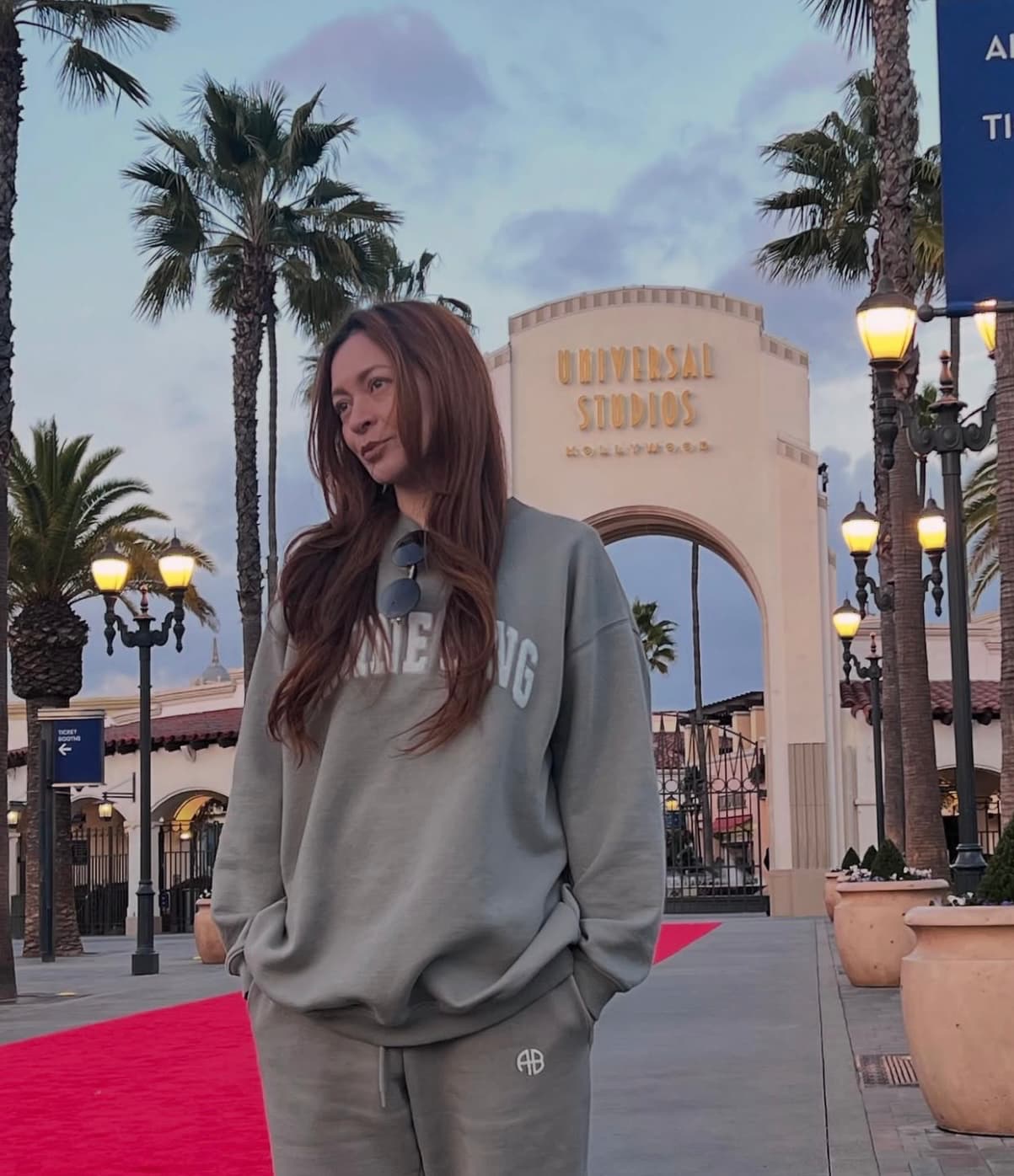 岩堀せり、美しすぎる横顔ショットにファンうっとり♡「アンルイスサンに似てますね」「素敵です」