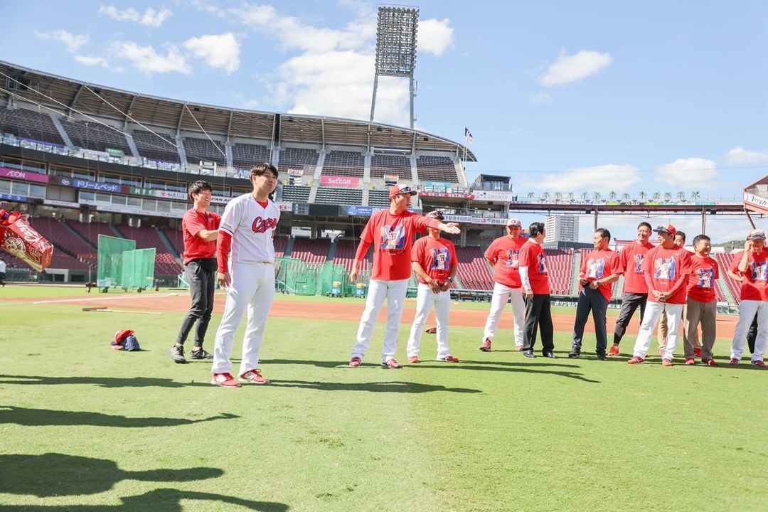 「監督もお疲れ様でした」新井貴浩 引退した野村祐輔に感謝綴る