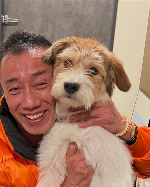 「また新しい家族が増えたよ。」長渕剛が新しく向かい入れた「ワン」ダフルな家族を紹介