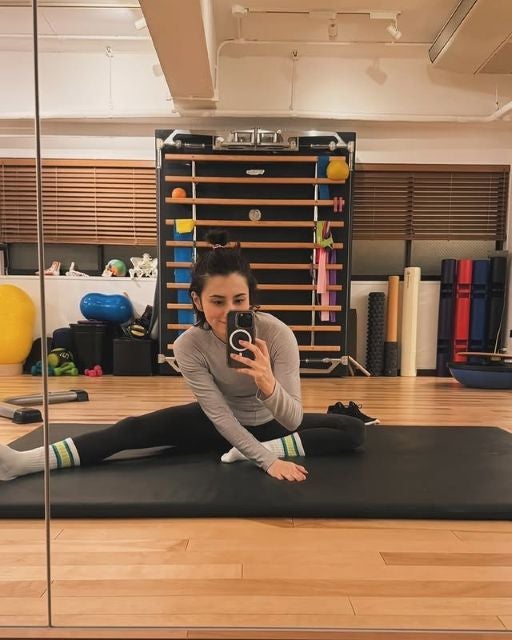 ホラン千秋はクリスマスも自分磨き⁉ジムでの美しすぎるスポーティ自撮りショットが話題！