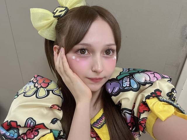 「この髪型は反則です」FRUITS ZIPPER 早瀬ノエルのデコ出し姿にファン悶絶！