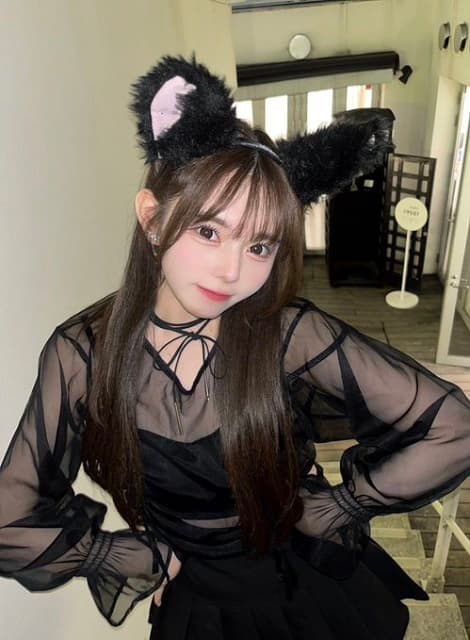 「見てるだけで溶けそう。。」女性アイドルの黒猫姿が可愛すぎてファンメロメロ
