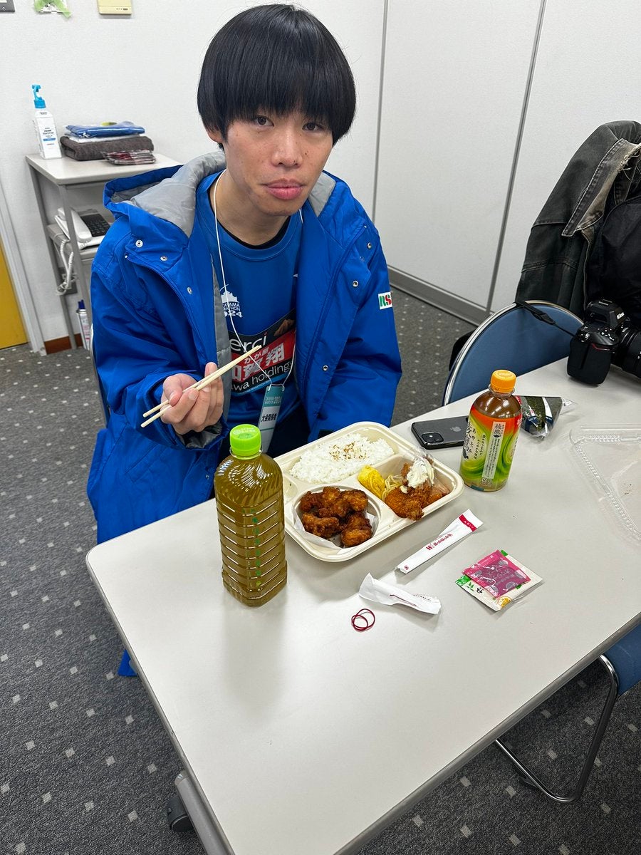 人気お笑い芸人らが岡山マラソン前に“弁当投入”！本番前のオフショットが話題に