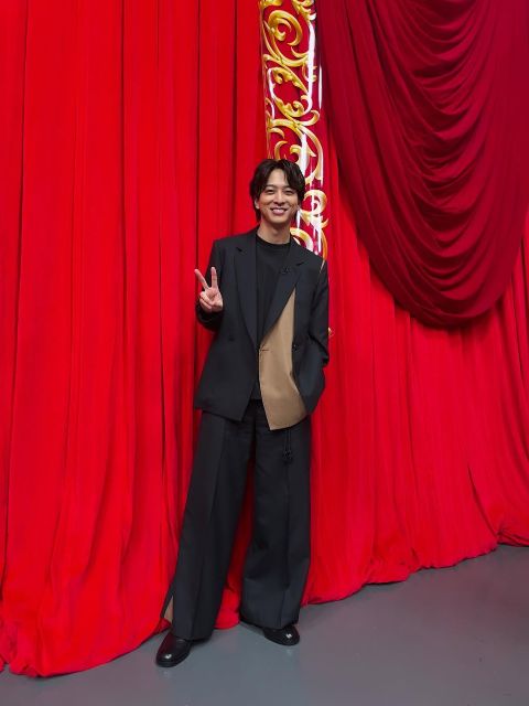 「頭身どうなっとんの！」「かっこよい！」寺西拓人の最新ショットに悶絶なファン続出！