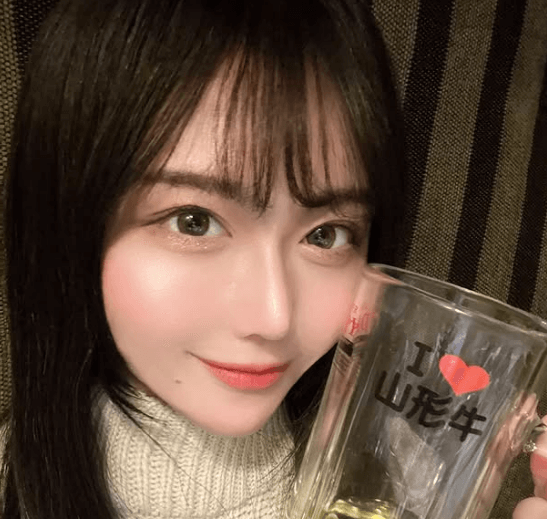 「天使の顔が美しい」元スキー選手の美女、ほろ酔い“飲酒解禁・ショット”を披露！美麗姿が女神だとファン大絶賛