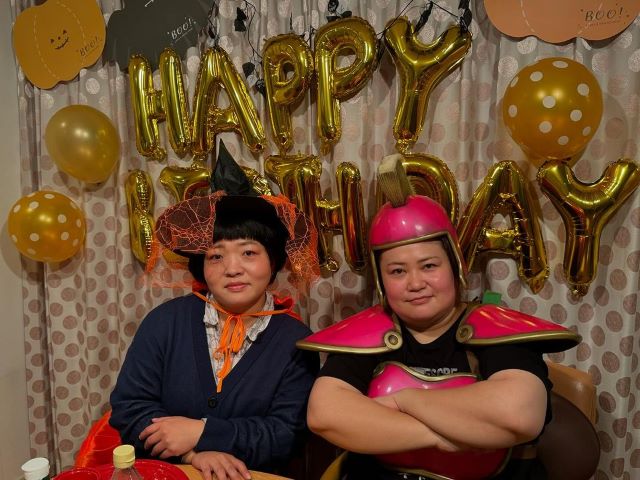 「オカリナ40歳誕生日×ハロウィン」おかずクラブゆいPの「強キャラ感」コスが話題！