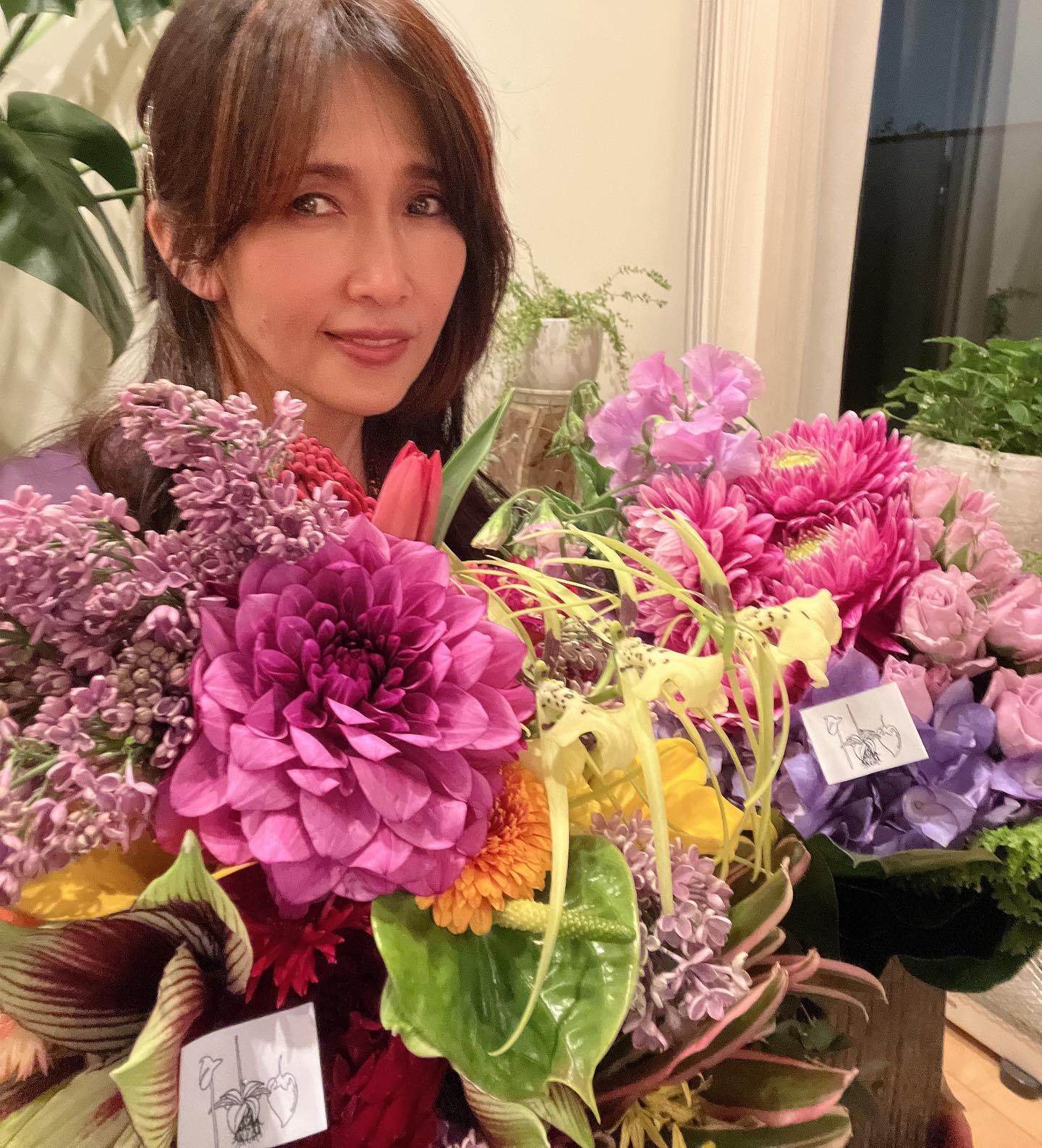 工藤静香さん、ソロショット公開に反響✨しーちゃん本当に美しいです⁽⁽ଘ( ˊᵕˋ )ଓ⁾⁾💜💜💜」