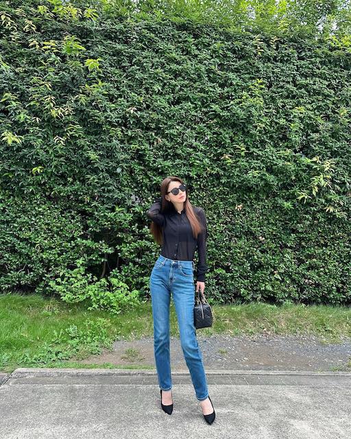 ダレノガレ明美🤍最新ショットで美脚を披露✨キレイめコーデに注目集まる👀🎀