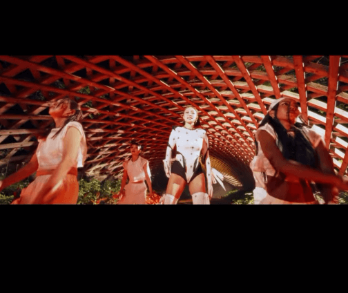 王林、新曲「So what」のMV公開！青森への愛を詰め込んだ渾身の作品