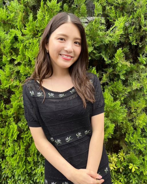 女優・川島海荷「大人の魅力全開！」黒ワンピコーデにファンもメロメロ！