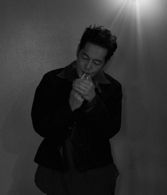 井浦新、Instagramで最新フォトを公開！ファンから写真集のリクエストが続々と