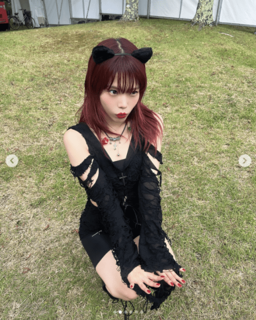 「黒猫」アイナ・ジ・エンド、ステージを駆けまわる⁉