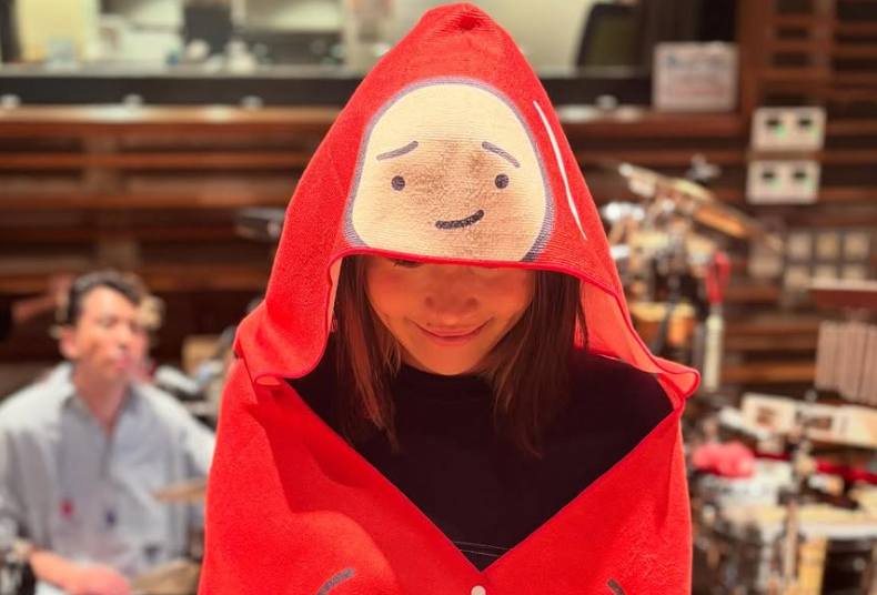 矢井田瞳が“なりきりヤイダーマン”姿を披露！ライブ裏のほっこりショットに反響