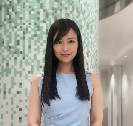 道岡桃子アナの“絶好調ストレートヘア”にファン歓喜！湿気にも負けない美しさとは？