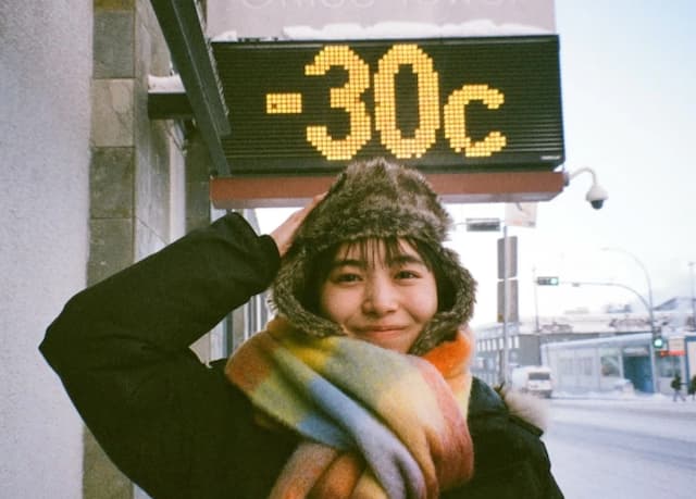 井桁弘恵、“マイナス30℃の笑顔”にファンからコメント続々！