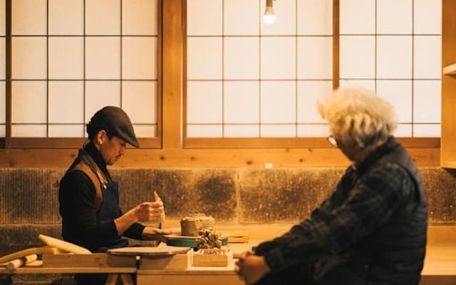 『伝統×革新の陶芸』中田英寿、松崎健氏の遊心窯で見た変化し続ける作風とは？