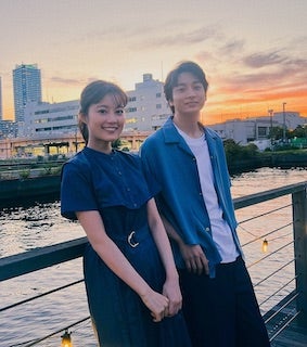 元超人気アイドル イケメン俳優との密着2ショットにファン歓喜 ドラマ最新話を告知
